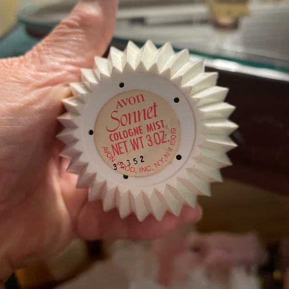 Avon bottle - Picture 2 of 2